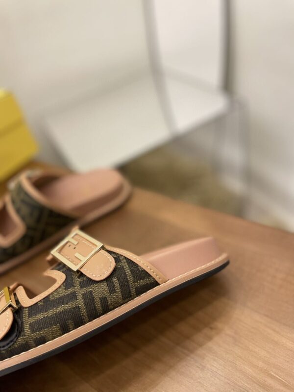 Fendi Feel Slides Dark Pink For Women