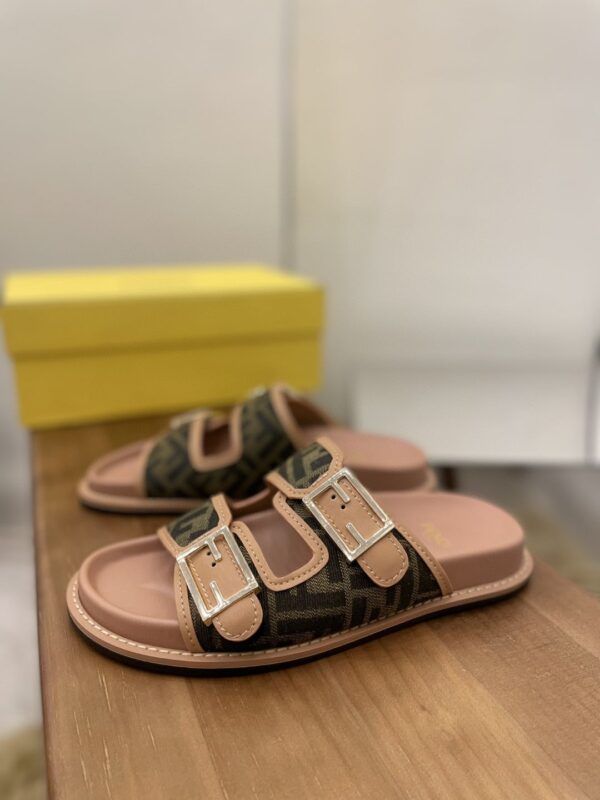 Fendi Feel Slides Dark Pink For Women