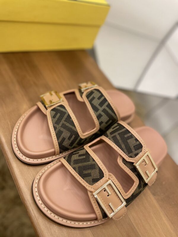 Fendi Feel Slides Dark Pink For Women