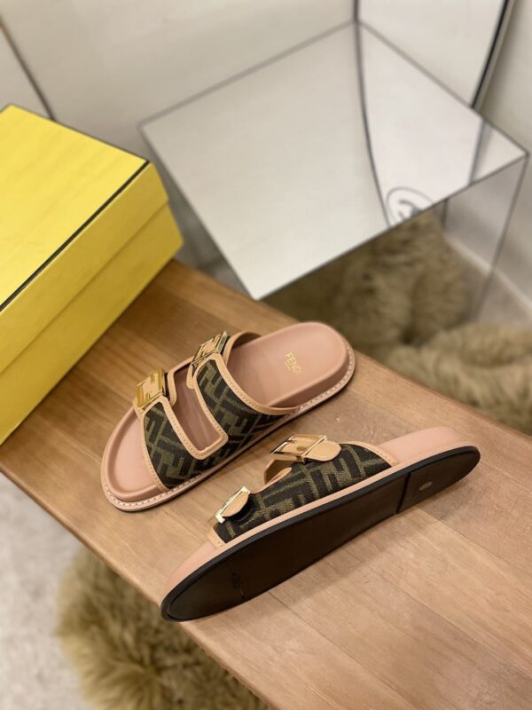 Fendi Feel Slides Dark Pink For Women