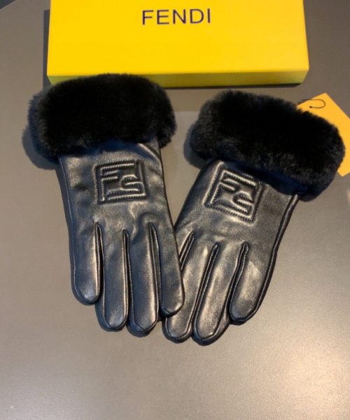 Fendi Gloves In Black