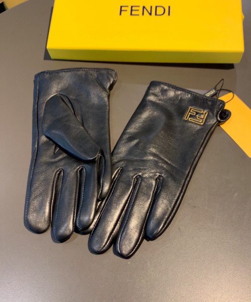 Fendi Gloves In Black