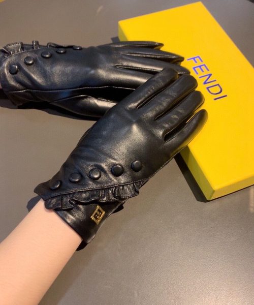 Fendi Gloves In Black