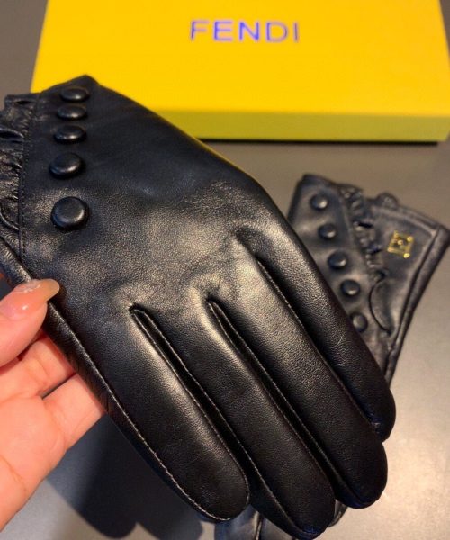 Fendi Gloves In Black