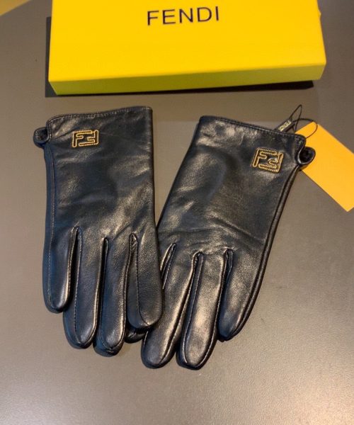 Fendi Gloves In Black