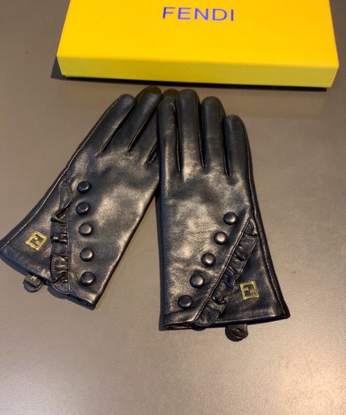Fendi Gloves In Black