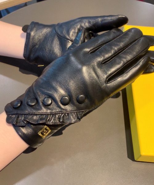 Fendi Gloves In Black