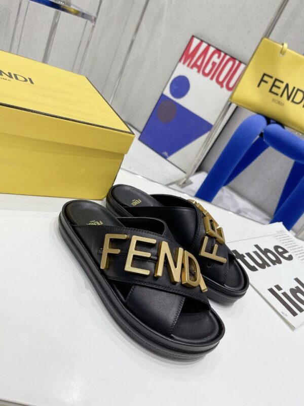 Fendi Graphy Black For Women FF 8X8289AI1RF1H1K