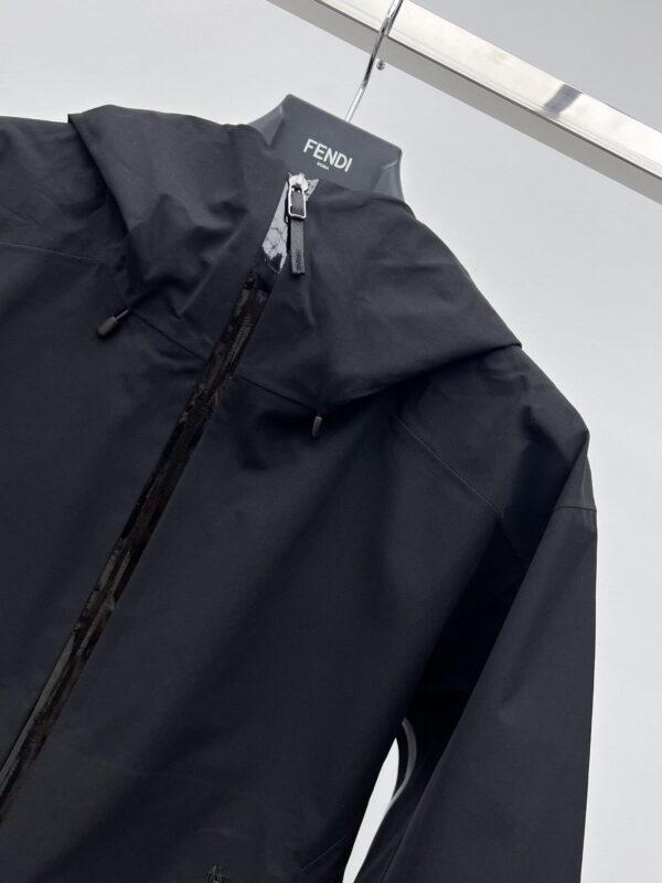 Fendi High-Quality ARC Ski Jacket Black For Women