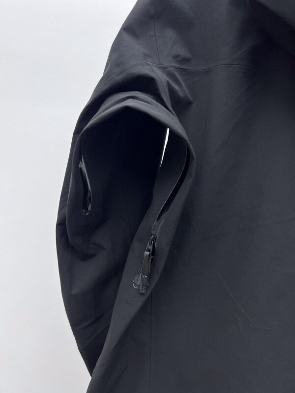 Fendi High-Quality ARC Ski Jacket Black For Women