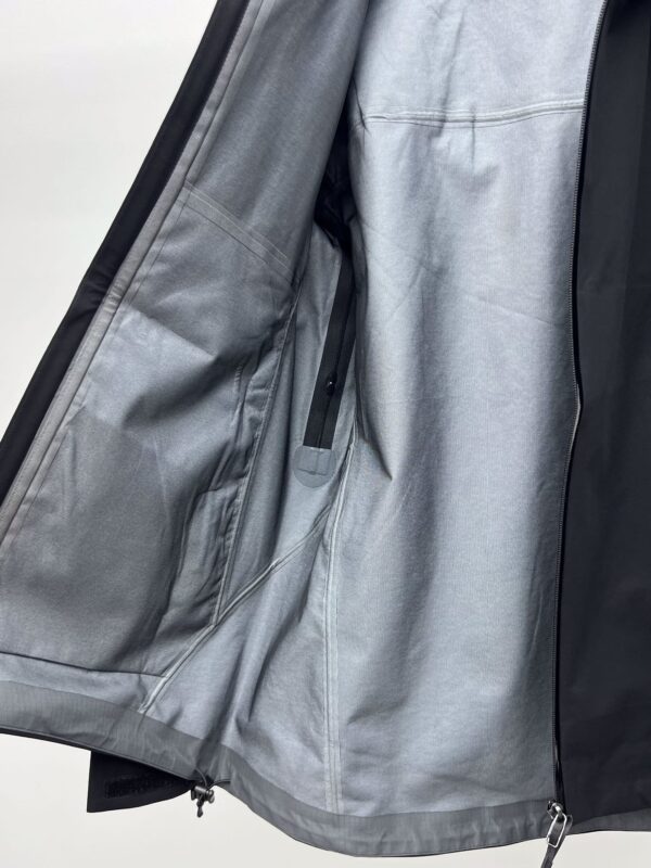 Fendi High-Quality ARC Ski Jacket Black For Women