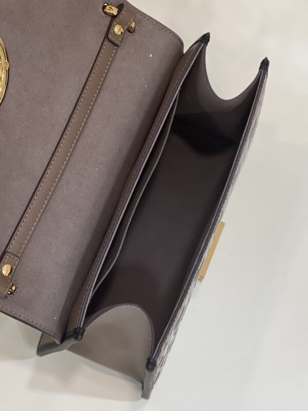 1:1 Replica Fendi Kan I F Medium Brown Bag For Woman 18cm/7in 8BT284A651F13VK