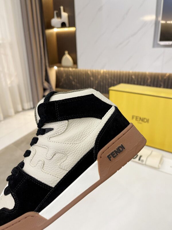 Fendi Low Tops In Black For Women 