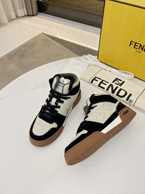 Fendi Low Tops In Black For Women 