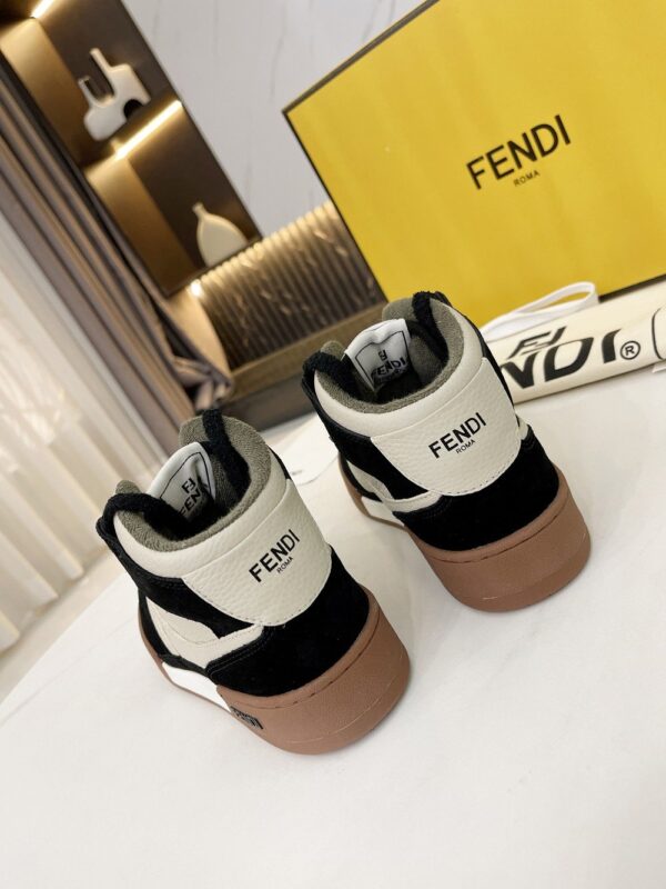 Fendi Low Tops In Black For Women 