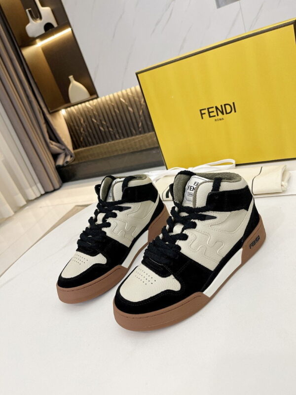 Fendi Low Tops In Black For Women 