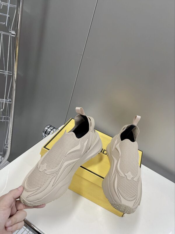 Fendi Low Trainers Sneakers Beige For Women 