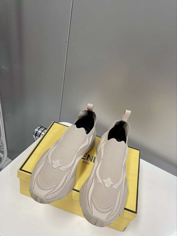 Fendi Low Trainers Sneakers Beige For Women 