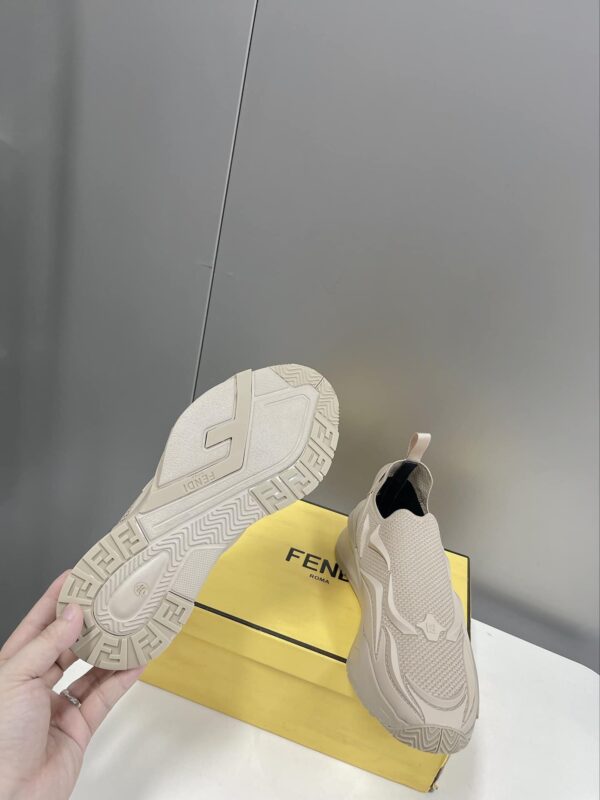 Fendi Low Trainers Sneakers Beige For Women 