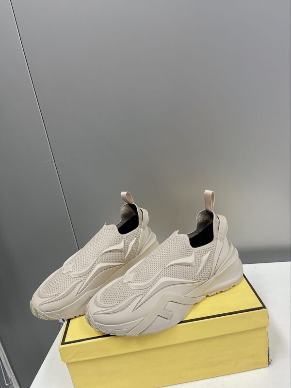 Fendi Low Trainers Sneakers Beige For Women 