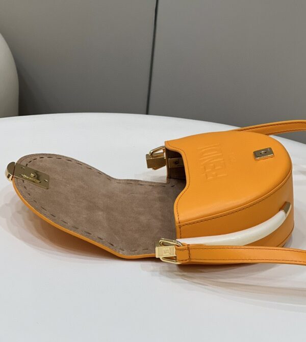 1:1 Replica Fendi Moonlight Saddle Orange Bag For Woman 19cm/7.5in