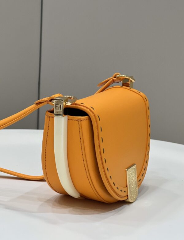 1:1 Replica Fendi Moonlight Saddle Orange Bag For Woman 19cm/7.5in