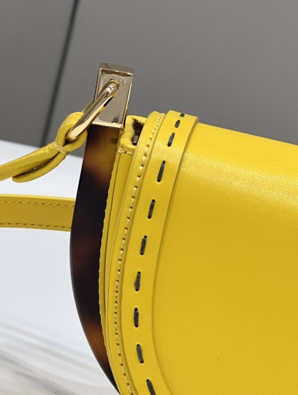 1:1 Replica Fendi Moonlight Saddle Yellow Bag For Woman 19cm/7.5in