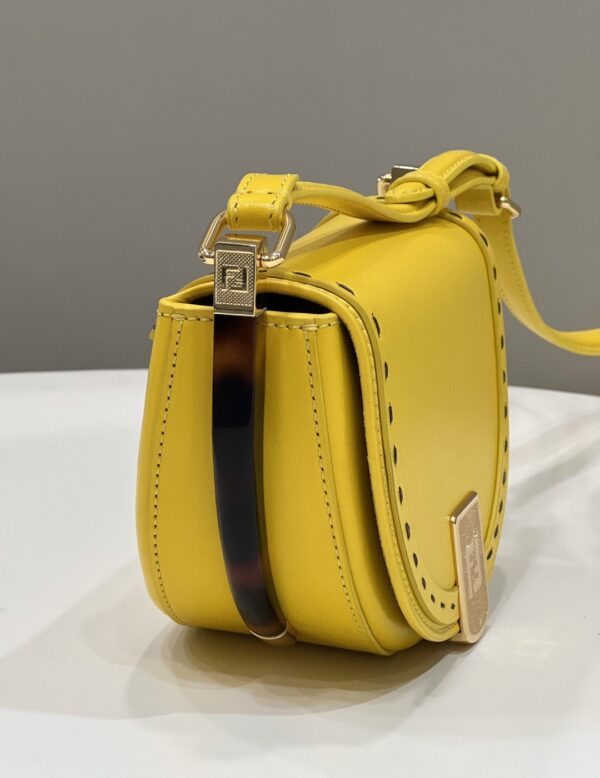 1:1 Replica Fendi Moonlight Saddle Yellow Bag For Woman 19cm/7.5in