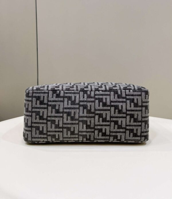 1:1 Replica Fendi O'Lock Zip Beige/Blue/Grey For Women 36cm / 14.2in 8BR805ALFVF1IQU