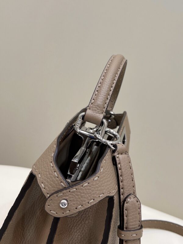1:1 Replica Fendi Peekaboo ISeeU Medium Brown For Women, Women's Handbags, Shoulder Bags 13.1in/33.5cm FF
