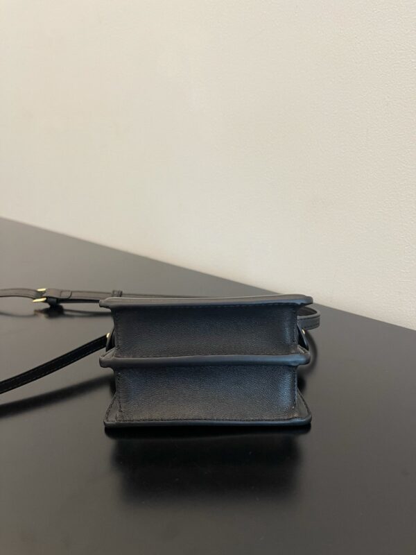 1:1 Replica Fendi Peekaboo ISeeU Petite Black Micro Bag For Woman 11cm/4.5in