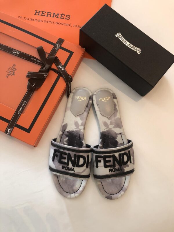 Fendi Signature Canvas Grey For Women FF
