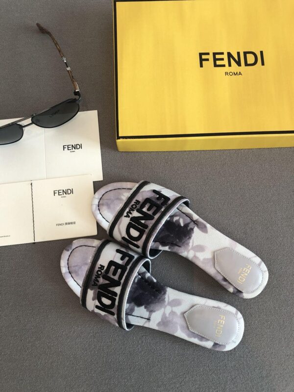 Fendi Signature Canvas Grey For Women FF