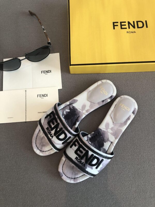 Fendi Signature Canvas Grey For Women FF