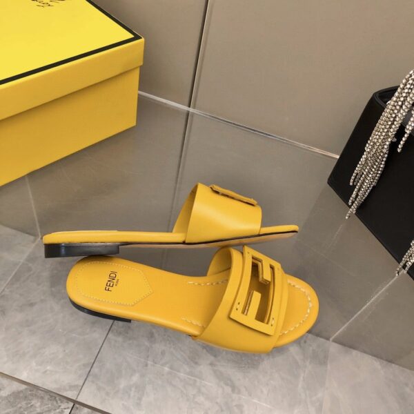 Fendi Signature Yellow For Women FF 8R8136AE7TF0VVA