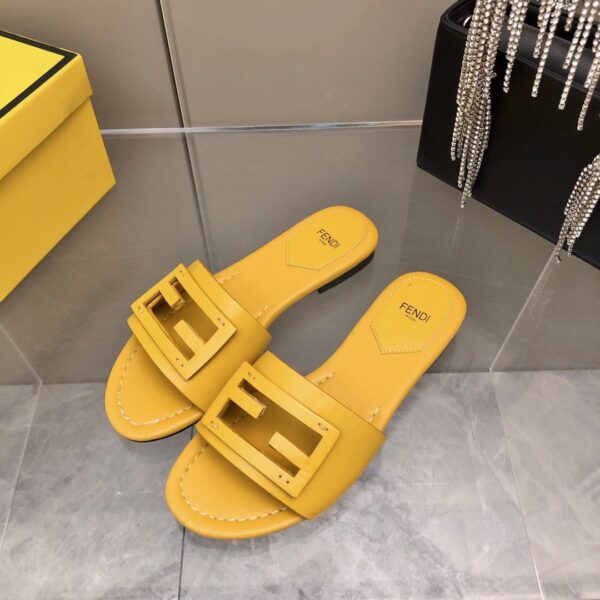 Fendi Signature Yellow For Women FF 8R8136AE7TF0VVA