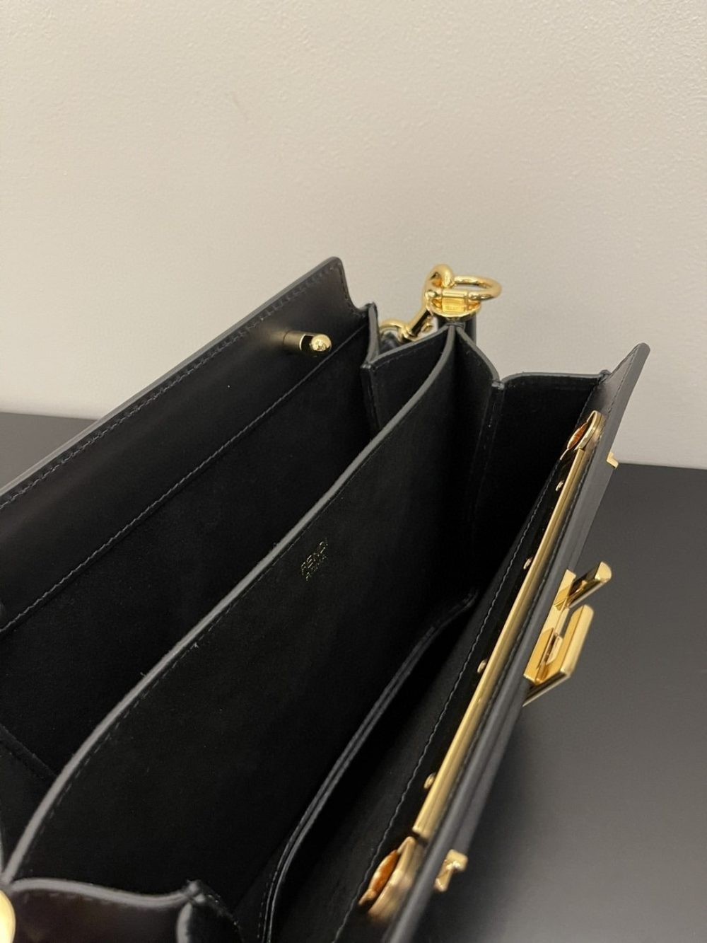 1:1 Replica Fendi Touch Black Bag For Woman 19cm/7.5in - Image 6