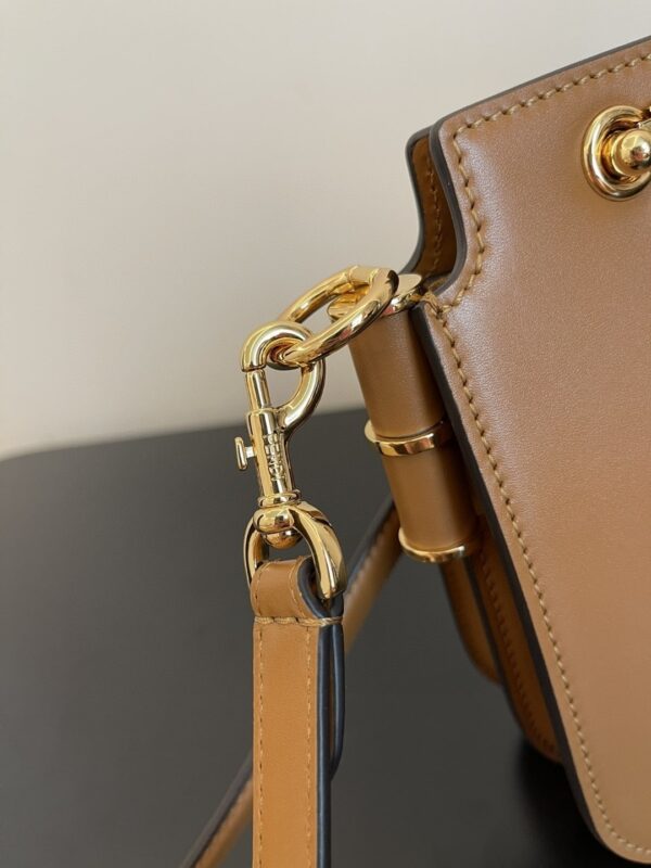 1:1 Replica Fendi Touch Brown Bag For Woman 19cm/7.5in