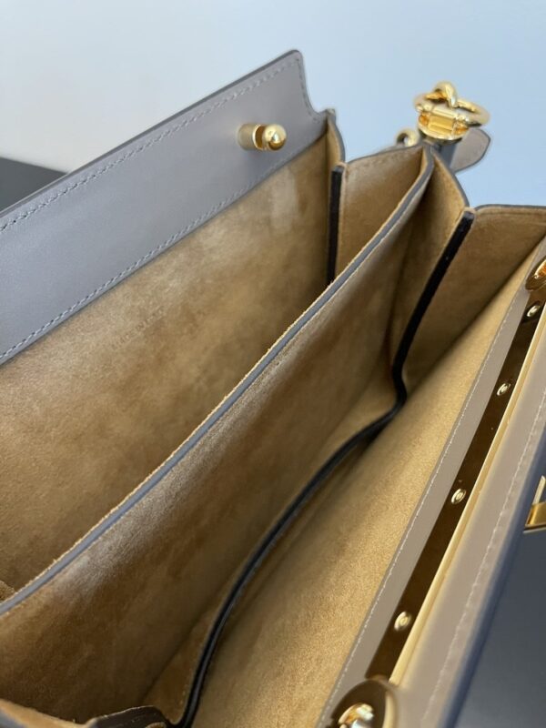 1:1 Replica Fendi Touch Gray Bag For Woman 19cm/7.5in