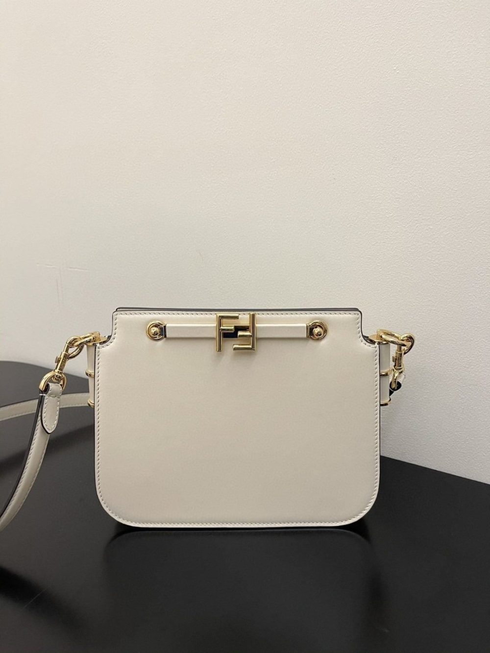 1:1 Replica Fendi Touch White Bag For Woman 19cm/7.5in