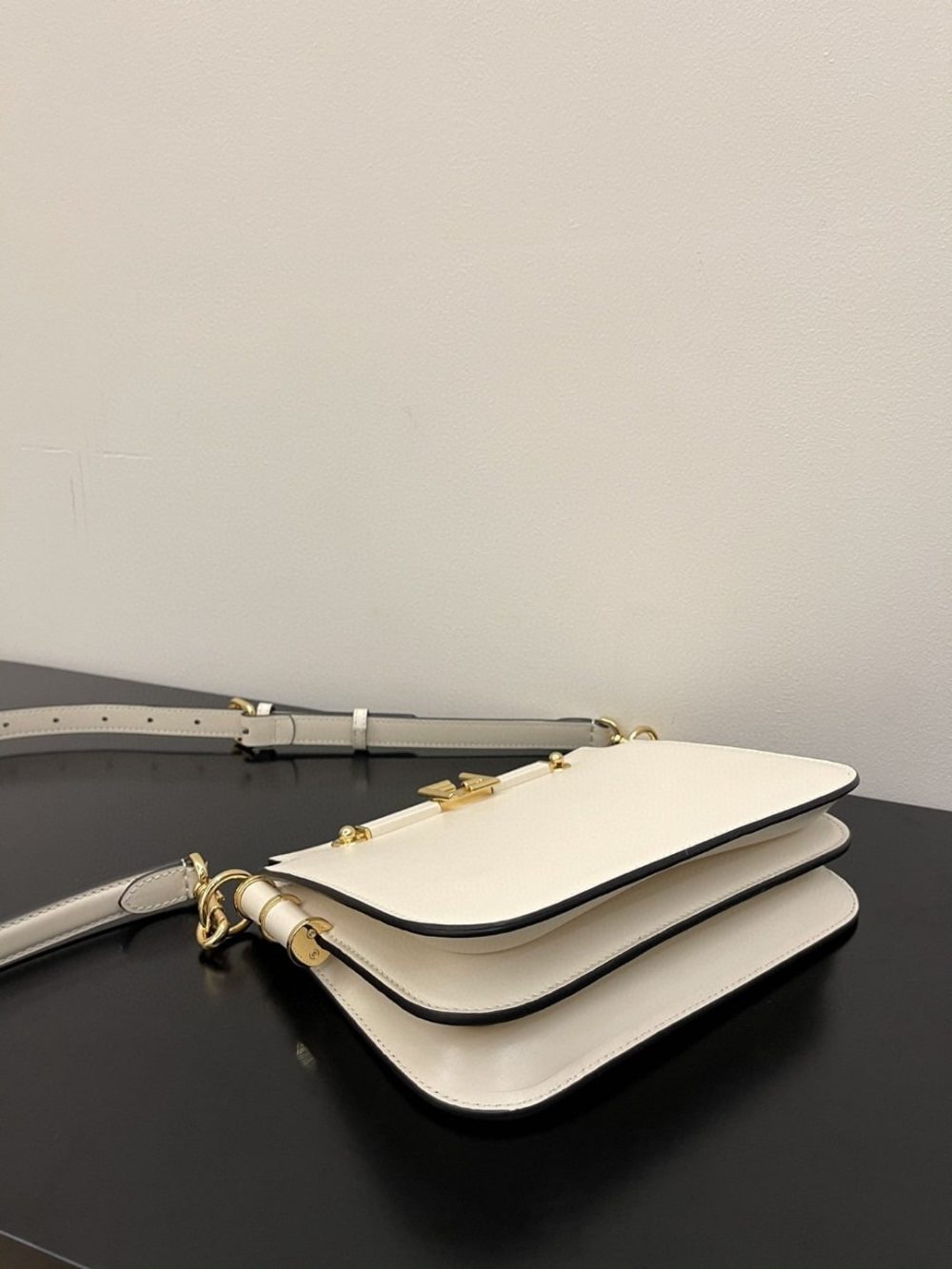 1:1 Replica Fendi Touch White Bag For Woman 19cm/7.5in - Image 7