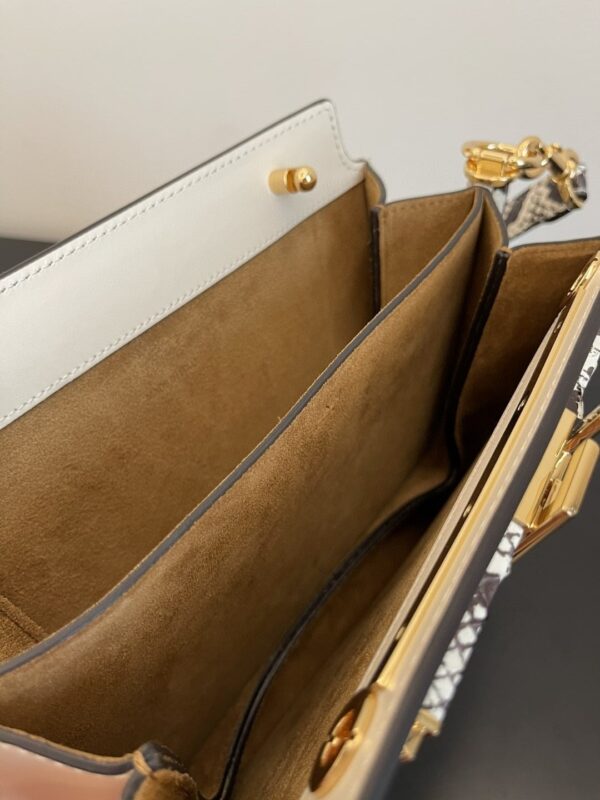 1:1 Replica Fendi Touch White with Snakeskin Detail Bag For Woman 19cm/7.5in