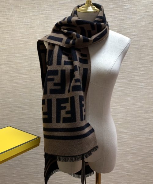 Fendi Wool and Silk Brown and Black 180cm/71in