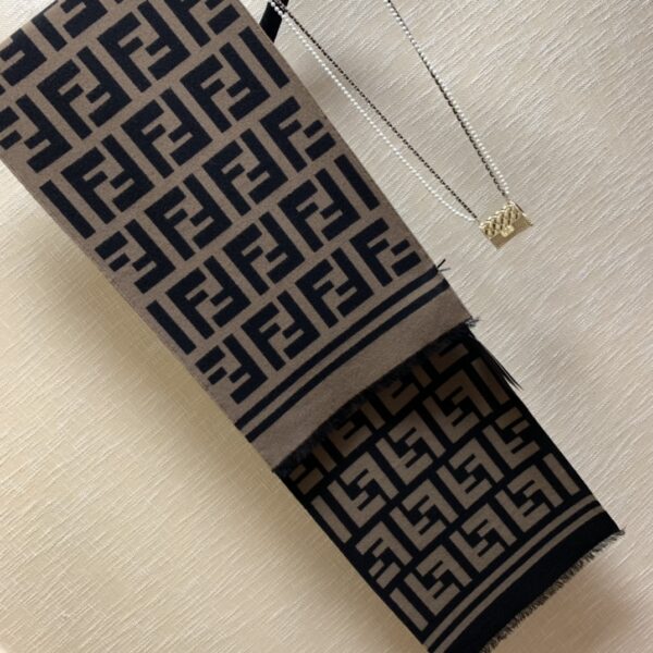Fendi Wool and Silk Brown and Black 180cm/71in