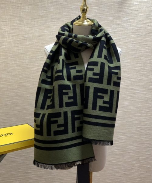Fendi Wool and Silk Green and Black 180cm/71in