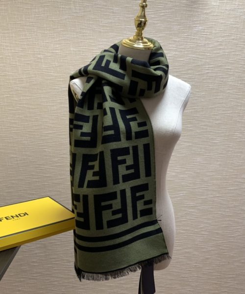 Fendi Wool and Silk Green and Black 180cm/71in