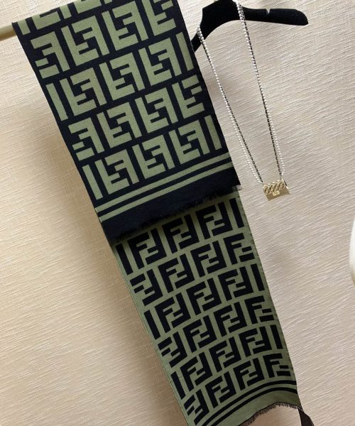 Fendi Wool And Silk Green and Black Scarf 180cm/71in 