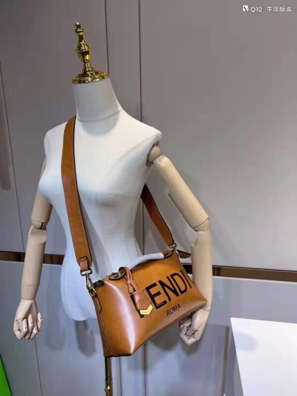 FN032 - Fendi Women’s Fashion Bag