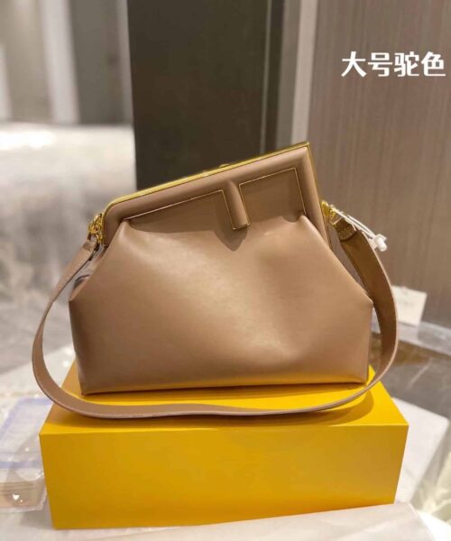 FN043 - Fendi Women's Fashion Bag