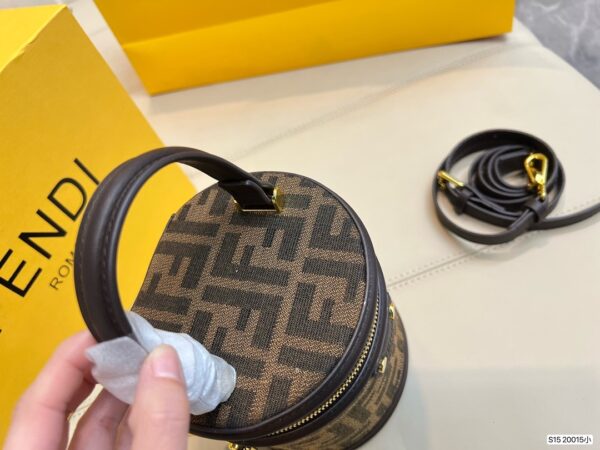 FN44 - Fendi Women's Fashion Bag